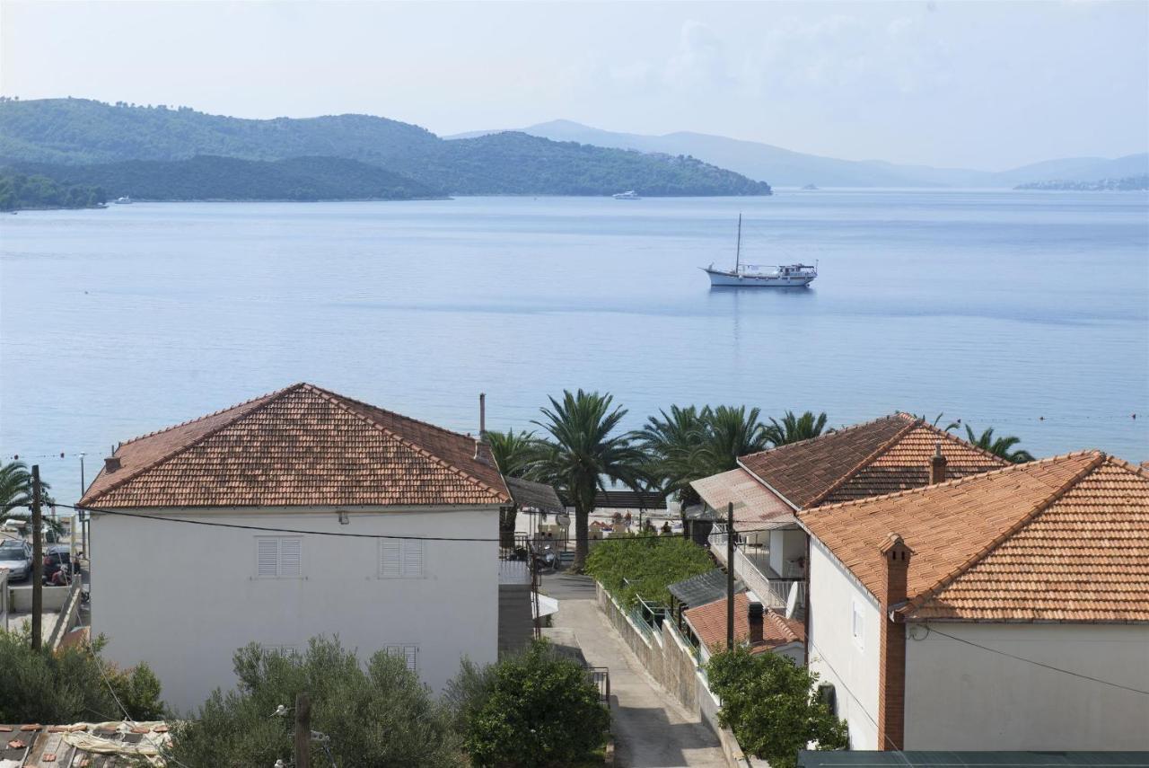 Apartments Meri Trogir Exterior foto