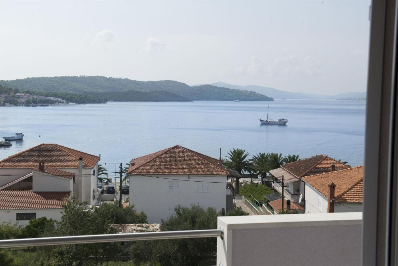 Apartments Meri Trogir Exterior foto