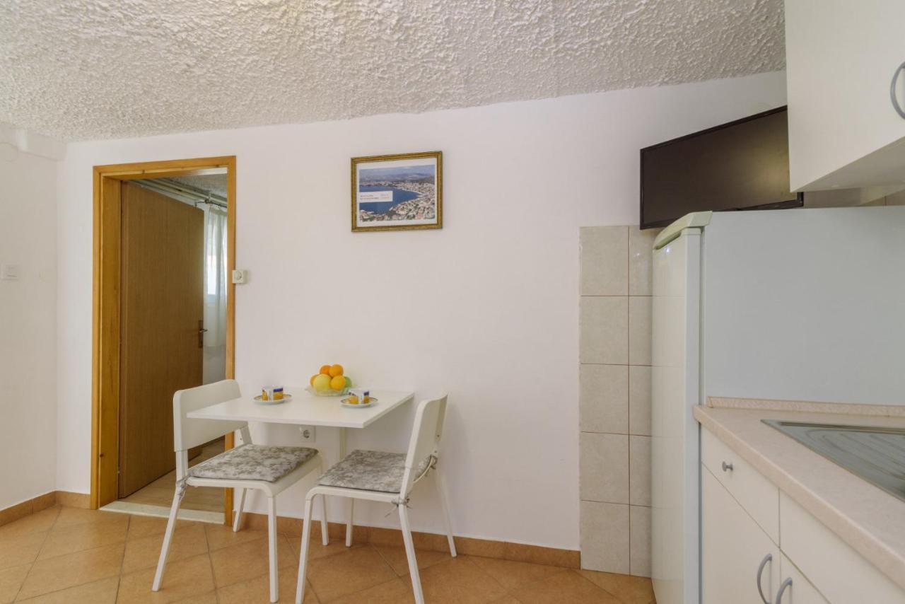 Apartments Meri Trogir Exterior foto