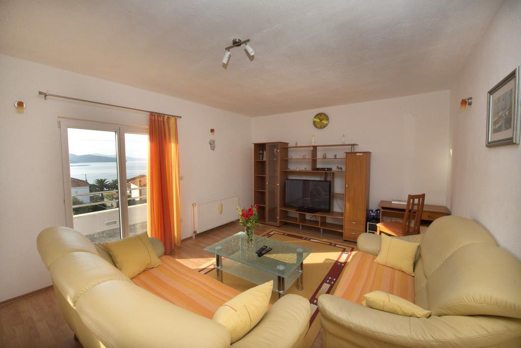 Apartments Meri Trogir Habitación foto