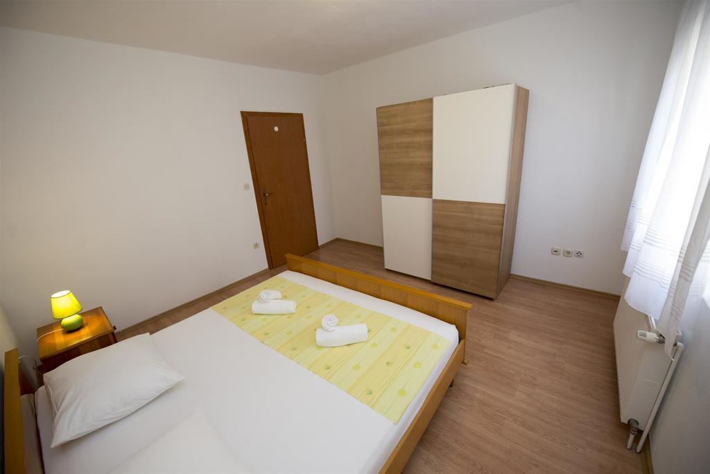 Apartments Meri Trogir Exterior foto
